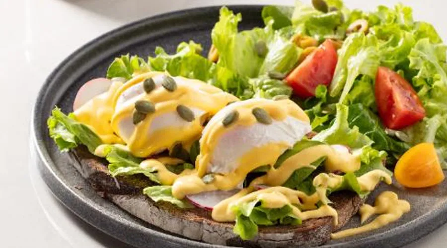 Poached Eggs with Avocado
