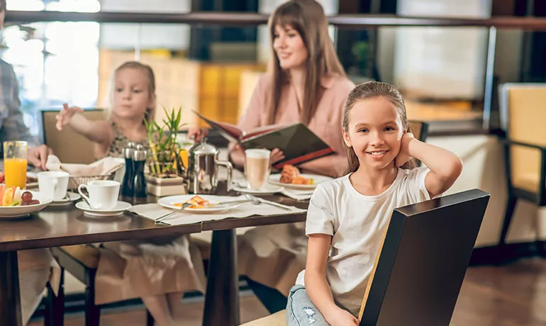 Family-Friendly Restaurants: Comfort for Families with Children at Happy Moon’s