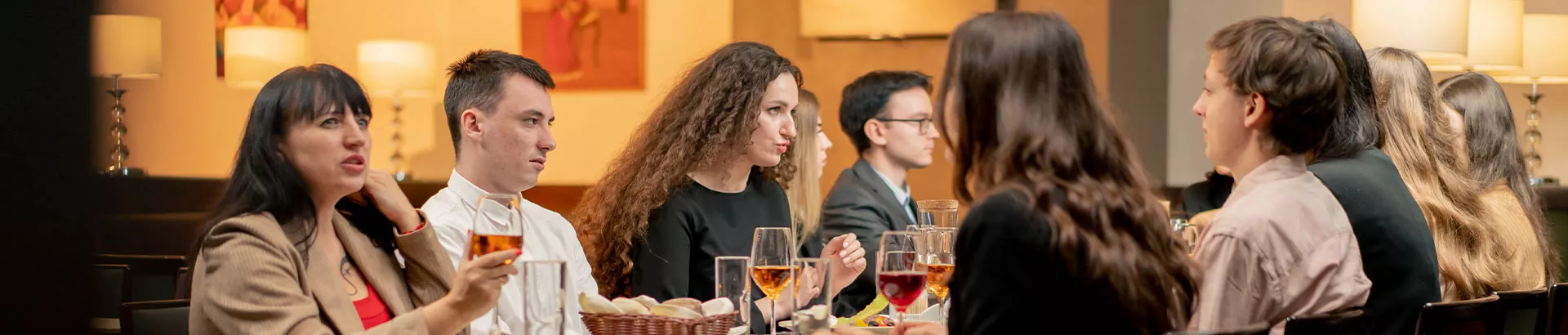 İş Yemekleri ve Kurumsal Toplantılar İçin En İyi Restoran Seçenekleri