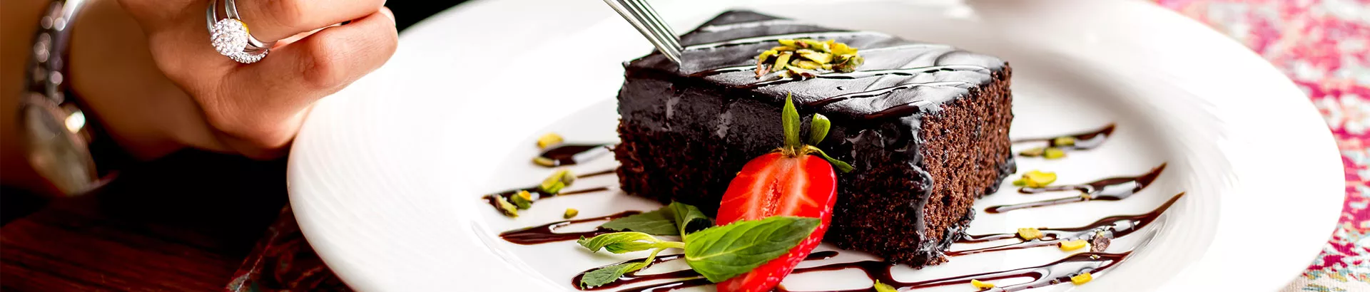 Kutlama Pastaları ve Tatlılar: Happy Moon's'ta Unutulmaz Lezzetler