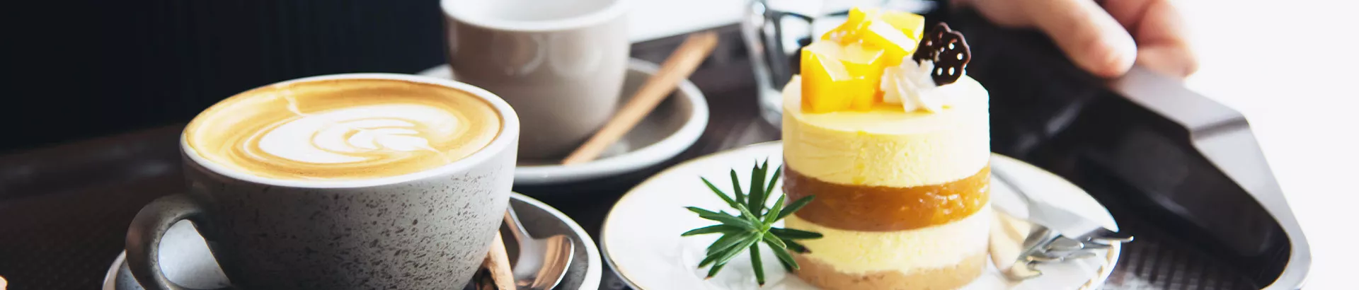 Manhattan Cafe: Eşsiz Atmosferde Hafif Lezzetler ve Kahveler