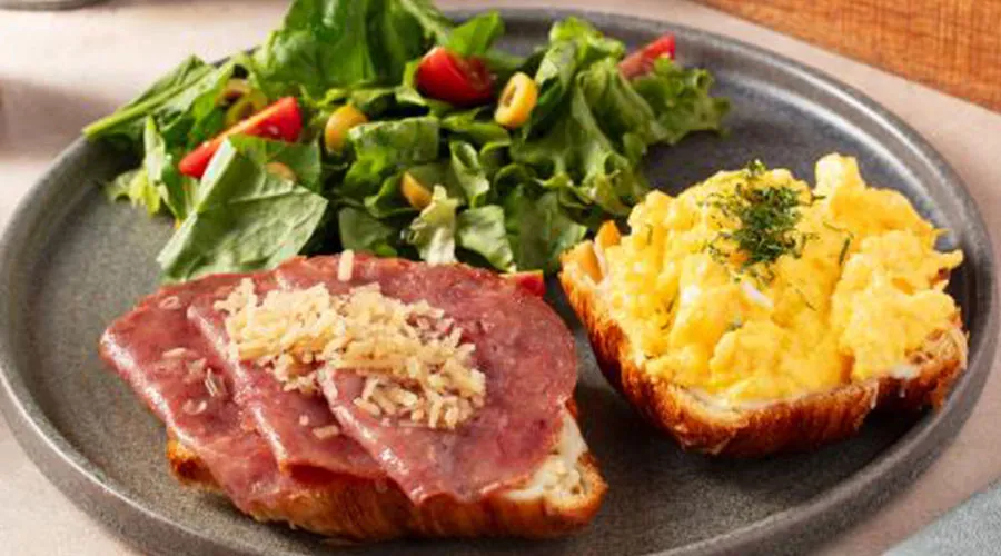 Beef Bacon Croissant