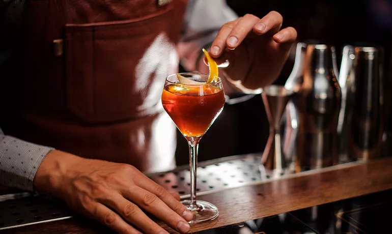 Kokteyl Bar Restoranları: Özel Günler İçin Şık Mekanlar