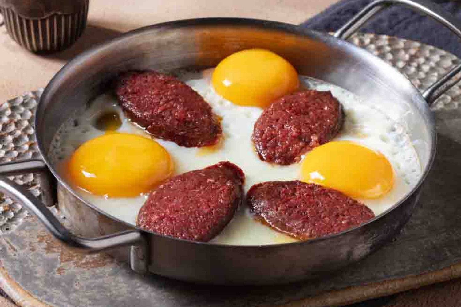Sucuklu Yumurta